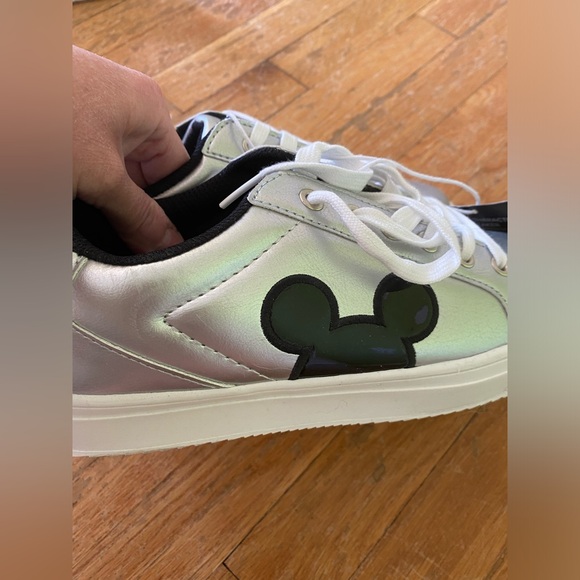 Disney Mickey Mouse silver sneakers size 9 - Picture 7 of 9